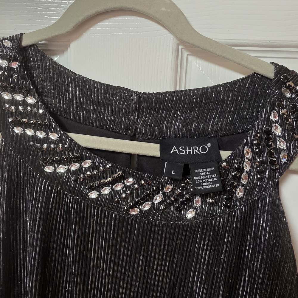 Women's Metallic Black Halter Evening Dress - Picture 6 of 8